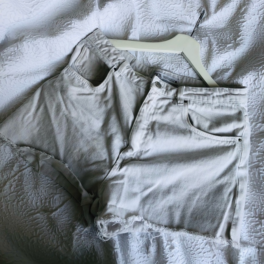 Zara white denim size 10 shorts